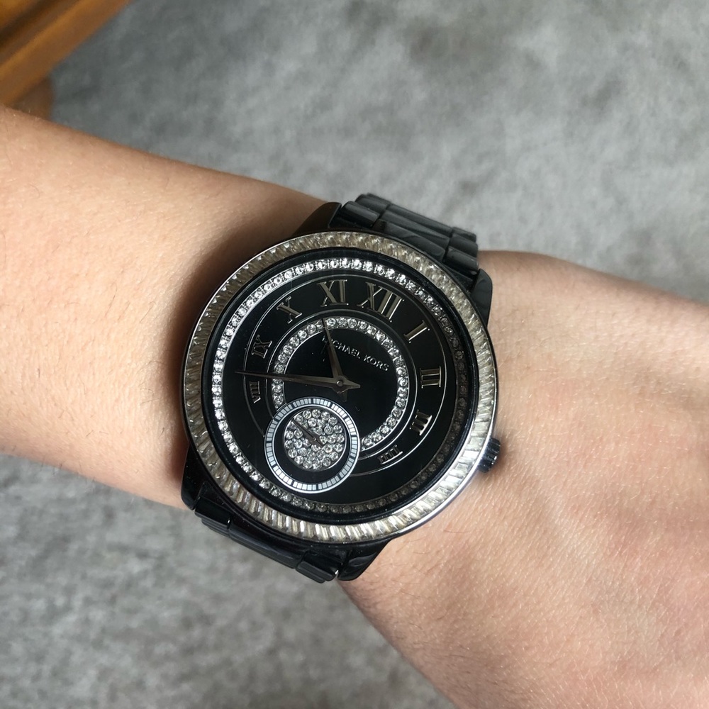 Michael Kors Watch - Picture 6 of 7